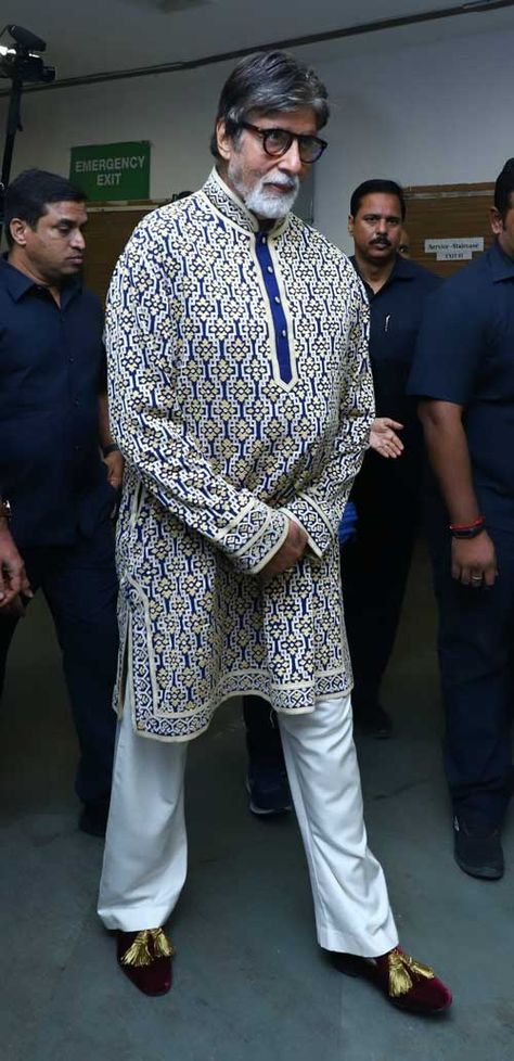 Men Kurta Pajama Style, Male Styles, Kurta Pajama For Men, Lucknowi Kurta, Pajama For Men, Kurta Pajama Men, Pajama Style, Desi Dress, Kurta Men