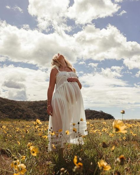 Central Coast Family Photographer ~ Anna on Instagram: "She is like a wildflower, the sun nurtured her soul ☀️  📷 Raw Image Photography   #maternity#thiswildlingsoul#theheartcapturedbeunraveled #maternitycentralcoast  #thesweetlifeunscripted#theartofchildhood #documentyourdays#talesofthemoment#thefamilycollective #candidchildhood#storytelling#centralcoastphotograper#centralcoastphotographernsw  #magicthroughmylensmagicalfamilymoments#bbpresets#unscriptedposingapp  #naturallightphotography #magicofchildhood  #simplychildren #honestlydocumented #our_everyday_moments#b1withkids #b1withfamily #posica_app  #childhoodwonders#storytellingtribe #ignitedmotherhood #pregnacyaustralia #motherhood#pretty_lovely_moments #talesofthemoment@boldemotionalcolorful @woven_dreams_workshops_  Book your Matern Motherhood Images, Boho Maternity Photoshoot, Natural Maternity Photography, Baby Bump Photoshoot, Motherhood Photos, Fall Maternity Photos, Pregnancy Announcement Photoshoot, Raw Image, Maternity Photography Poses Outdoors