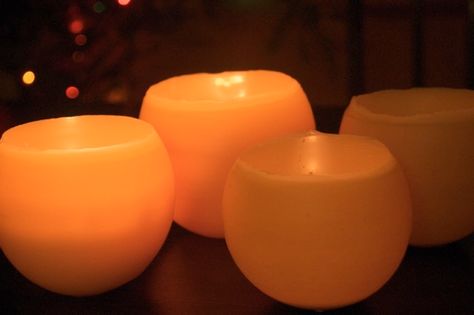 Beeswax Luminaries Diy, Beeswax Luminaries, Luminary Diy, Diy Luminaire, Candle Luminaries, Homemade Cleaners, Nature School, Deck Designs, Beeswax Candle