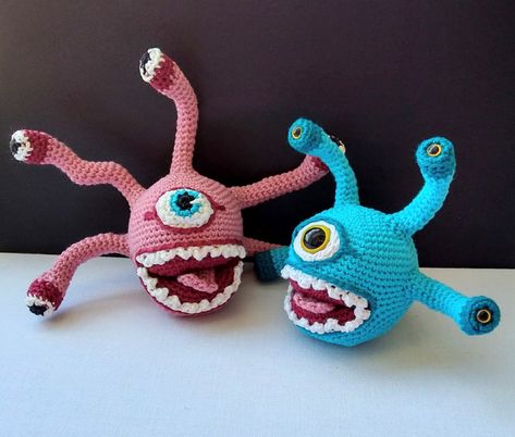 Crochet Beholder Free Pattern, Beholder Crochet Pattern, Crochet Beholder, Crochet Dnd Character, Crochet Monster Pattern, Dnd Crochet Patterns, D&d Crochet, Dnd Crochet, Bag Holder Pattern