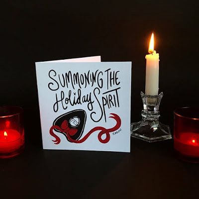 Goth Christmas Card Ideas, Spooky Christmas Decor, Gothic Christmas Cards, Goth Christmas Card, Yule Cards Diy, Creepy Christmas Decorations, Goth Christmas Decorations, Spooky Christmas Decorations, Creepmas Decorations