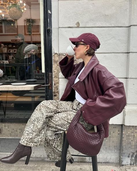 Burgundy Holiday Dress, Aesthetic Ropa, Cheetah Print Outfits, Outfit Informal, Styling Clothes, Fall 2024 Fashion, 2024 Fashion Trends, Trendy Girl, Clothing Outfits