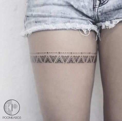 mayan pattern band tattoo on thigh Maori Tattoo Arm, Mayan Pattern, Thigh Band Tattoo, Upper Thigh Tattoos, Wörter Tattoos, Thigh Band, Tattoo Band, Iris Tattoo, Maori Tattoos