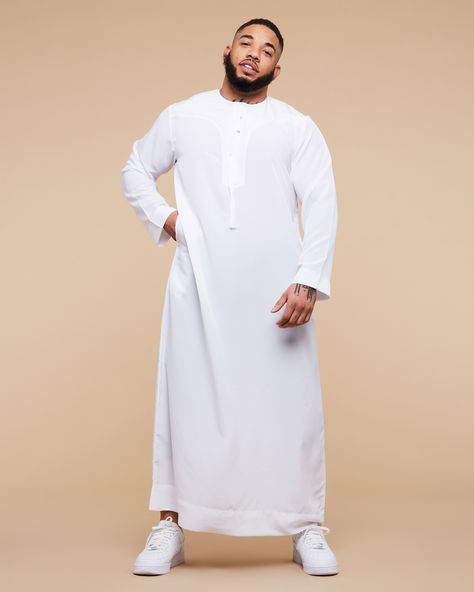 Our best-selling classic Emirati has now been restocked in all sizes. #ModestFashion #Emirati #DesignerThobes #Luxury #Thobes #Jubbas #Cave White Thobe Men, Kanzu Wear, Muslim Men Clothing, Habits Musulmans, Muslim Outfit, Stylish Men Wear, Minimalist Fashion Men, Muslim Men, White Gowns