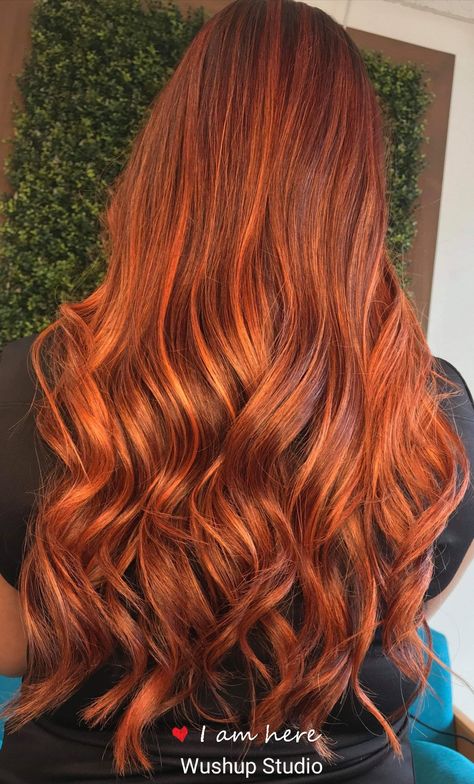 El tono qué enamora a muchas mujeres. #shatush #cobrizo #cambiosdelook #belleza #diseñodecolor #copper #hair #hairstylist Copper Bayalage, Orange Balayage, Red Hair Vampire, Red Copper Hair, Pretty Red Hair, Girl Hair Colors, Girls Short Haircuts, Hair Color Burgundy, Hairstyles For Layered Hair