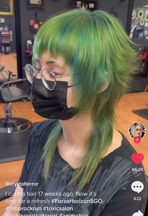 Harajuku Haircut, Gumi Haircut, Tomboy Sidetails, Tomboyish Side Tails, Punk Hair Color, Jellyfish Haircut, Diy Hair Dye, Short Grunge Hair, Mullet Haircut