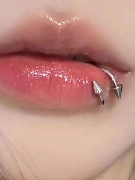 Silver  Collar  Stainless Steel  Lip Ring Embellished   Women's Fashion Jewelry Piercings Bonitos, Piercing Bouche, Lip Piercing Ring, Snake Bite Piercing, Mouth Piercings, Lip Piercing Jewelry, Lip Jewelry, Bellybutton Piercings, Face Piercings