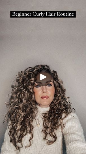 Curly Hair Routine Videos, Curly Hair For Beginners, Frizzy Hair Tips, Bob Hair Color, Layered Bob Haircuts, Curly Hair Videos, Hair Curls, Simple Wedding Hairstyles, Bob Haircut With Bangs