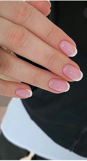 Short And Round Nails, Rounded French Tip, Round Nail Designs, Nail Piercing, French Polish, Graduation Nails, French Tip Acrylic Nails, Gel Extensions, Nail Colours