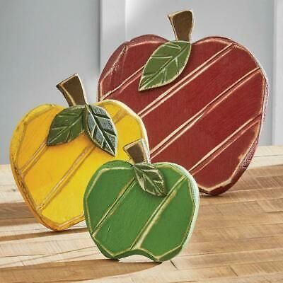 September Decor, Thanksgiving Wood Crafts, Iod Moulds, Fall Wood Crafts, Wood Apples, Traditional Pumpkin, Halloween Wood Crafts, Apple Craft, Apple Decorations