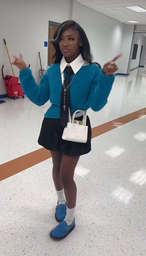 Cute Art Gallery Outfits, Outfits With Brown Shoes Women, Grambling State University Outfits, Fit With Loafers, Student Council Outfits, Natural Hair Outfits Black Women, Target Uniform Ideas, Friday Outfits For School, Senior Trip Outfits