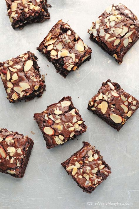 Easy Almond Joy Brownies Recipe - She Wears Many Hats Almond Joy Brownies, Almond Slice, Sweet Bar, Almond Joy, Best Brownies, Brownies Recipe, Cookie Bar Recipes, Baking Sweets, Best Dessert Recipes