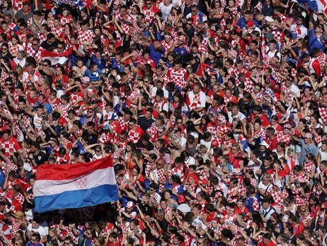 Hrvatska Nogometna Reprezentacija, Croatia Football Team, Football Crowd, Croatian Football, Croatia Pictures, Croatia Football, Russia World Cup, Croatia Beach, Dutch Girl