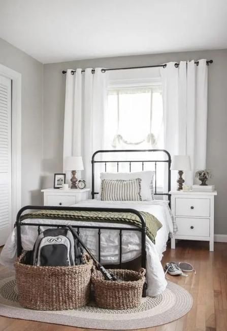 35 DIY Country Bedroom Decorating Ideas for the Foot of the Bed Teenager Bedroom Boy, Boys Bedroom Makeover, Modern Farmhouse Bedroom, Country Bedroom, Baby Bedroom, Boy's Bedroom, Cool Rooms, Bed Room, Home Fashion