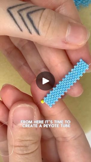 Diy Seed Bead Bracelet Tutorials, Delica Beaded Earrings, Diy Earrings Materials, Bracelet Craft, Beads Patterns, Beading Thread, Bracelet Craft Diy, Beading Crafts, Bead Projects