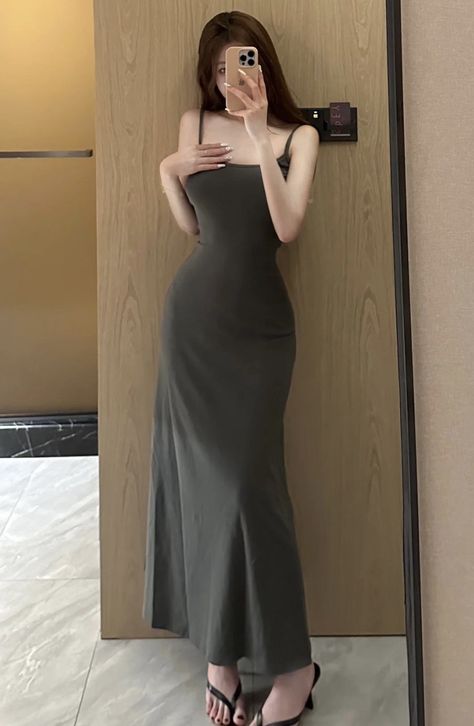 Hourglass Body Shape Aesthetic Korean, New Era Outfit, Hourglass Body Shape Outfits, Modest Girly Outfits, Hourglass Body Shape, Dress Ootd, Classy Prom Dresses, Concept Clothing, Trendy Dress Outfits