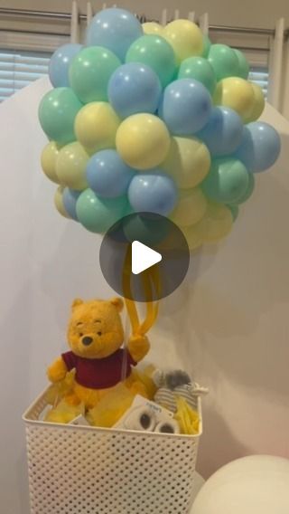 Gaby Ibarra on Instagram: "Una canasta de Winnie the Pooh #gabystips #globos #balloons #decoraciones #ideas #tutorial #dallastx #diy #winniethepooh #pooh" Balloon Basket Diy, Diy Winnie The Pooh Decorations, Balloon Basket, Diy Basket, Winnie The Pooh, Balloons, On Instagram, Quick Saves, Instagram