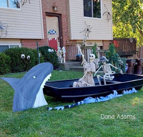 . Skeleton Fishing Halloween, Neighborhood Halloween Decorating Contest, Skeleton Scene Ideas, Jaws Halloween Decorations, Skeleton Posing Ideas, Skeleton Yard Ideas, Skelly Ideas, Skeleton Displays, Skeleton Scenes