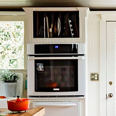 Oven Over Dishwasher, Baking Sheet Storage, Vintage Modern Kitchen, Mod Kitchen, Modern Country Kitchens, Sheet Storage, South Street, Tray Storage, Victorian Kitchen