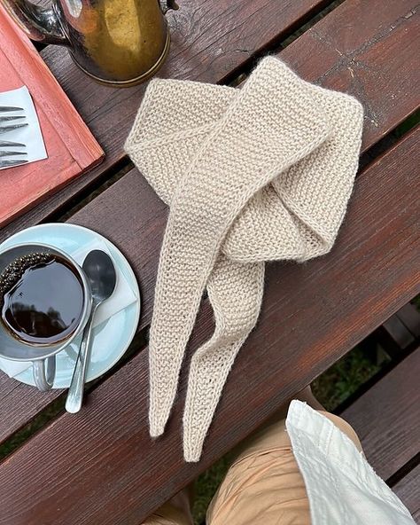 Petite Knit Sophie Scarf, Sophie Scarf Pattern Free, Sophie Scarf Pattern, Trending Summer Nails 2023, Trending Winter Nails, Trending Acrylic Nails, Sophie Scarf, Pattern Crochet Sweater, Free Crochet Baby Blanket