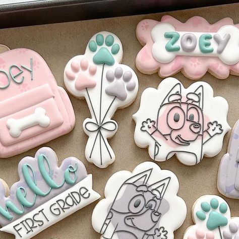 Bluey Bingo Cookies, Bluey Royal Icing Cookie, Bluey Cookies Birthday, Bluey Sugar Cookie, Bluey Cookies For Girl, Bluey Cookies Decorated, Bluey Cookie, Dog Sugar Cookies, Bluey Cookies