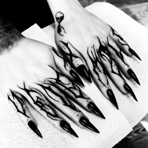 Neotraditional Tattoo, Armor Tattoo, Knuckle Tattoos, Hand And Finger Tattoos, Wicked Tattoos, Scary Tattoos, Full Body Tattoo, Line Art Tattoos, Badass Tattoos