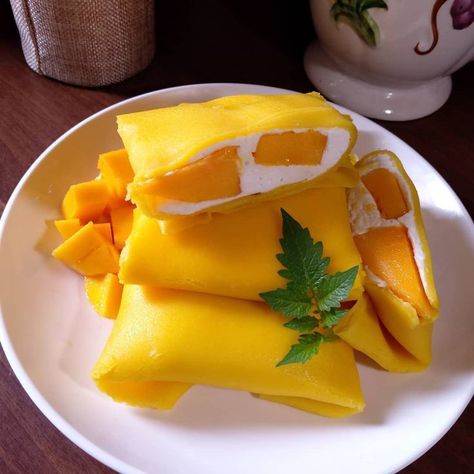 Easy Fluffy Pancake Recipe, Resep Pancake, Mango Sticky Rice Recipe, Elements Of Poetry, Mango Pancakes, Easy Indian Dessert, Honey Breakfast, Desserts Drawing, Fluffy Pancake Recipe