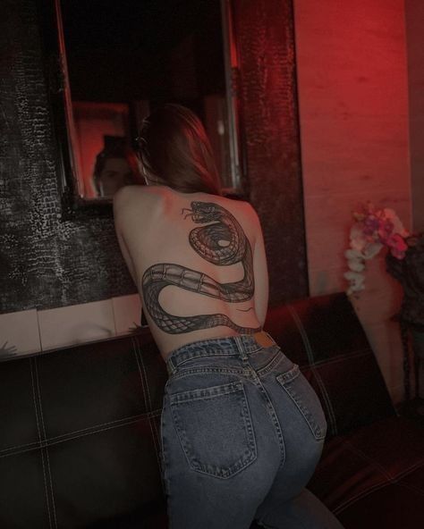 Big Snake Tattoos For Women, Woman With Snake Tattoo, Snakes Back Tattoo, Snake On Back Tattoo, Full Body Snake Tattoo, Snake Tattoo Ideas Female, Female Snake Tattoo, Snake Body Tattoo, Tattoo Ideas Female Snake