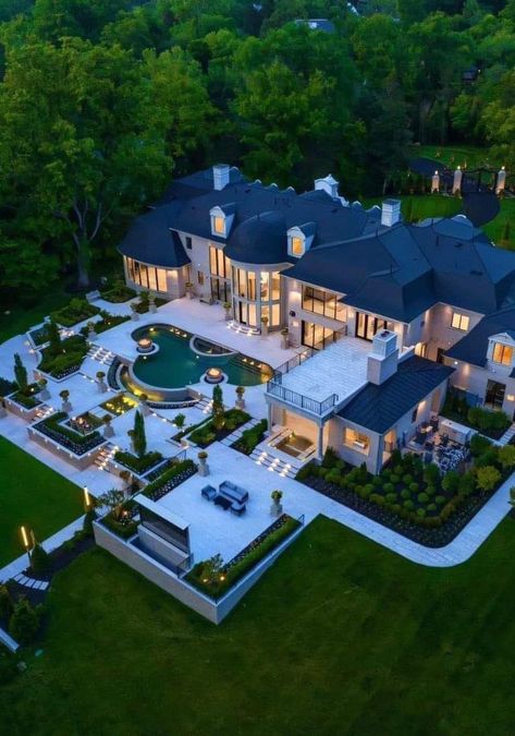 Dream House Pictures, Mansion Exterior, Luxury Houses Mansions, Mansion Designs, Dream Mansion, Dream Life House, Luxury Homes Dream Houses, Dream House Interior, Design Your Dream House