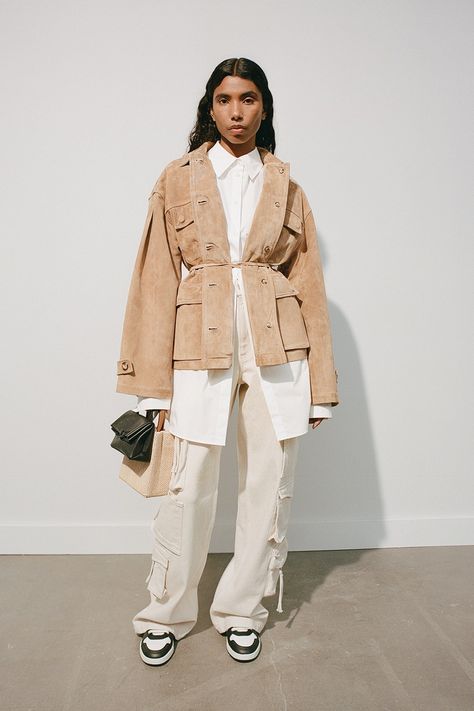 Axel Arigato Spring 2024 Ready-to-Wear Fashion Show | Vogue Spring Collection Fashion, Androgynous Outfits, Maternity Street Style, Fashion Identity, Milan Street Style, Stockholm Street Style, Cargo Pants Outfit, Axel Arigato, Androgynous Fashion