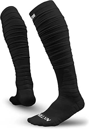 Running Outfits For Women, Streetwear Fashion Design, Best Compression Socks, Softball Socks, Football Accessories, Baseball Socks, Soccer Socks, Pro Athletes, Football Socks