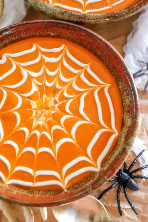 Halloween Soup, Creamy Tomato Soup, Tomato Soup Recipes, Halloween Dinner, Trending Recipes, Pumpkin Soup, Easy Delicious Recipes, Easy Weeknight, Food Trends