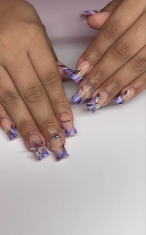 By @nailsbydianamichelle Square Nails Ideas Purple, Y2k Purple Nails, Purple Nail Sets, Purple Short Nails, Purple Y2k Nails, Purple French Tip Nails, Red Sparkly Nails, Jersey Nails, Lilac Nails Design