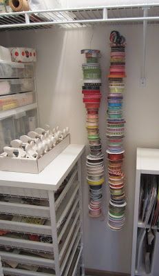 Organizing Ribbon, Craft Ribbon Storage, Craft Room Organization Storage, Craft Room Organization Diy, Ribbon Organization, Ribbon Storage, Craft Storage Organization, Dream Craft Room, Quilting Room