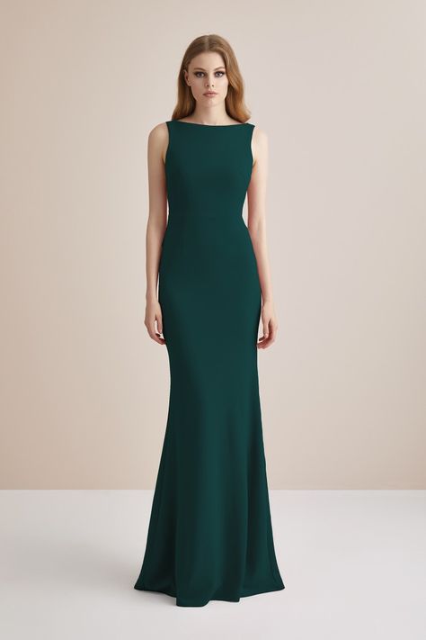 Bateau Neckline Dress, Minimal Wedding Dress, Girly Style Outfits, Wedding Guest Gowns, Casual Chic Outfits, Elegant Bridesmaid Dresses, Beautiful Maxi Dresses, Elegant Dresses Classy, Oleg Cassini