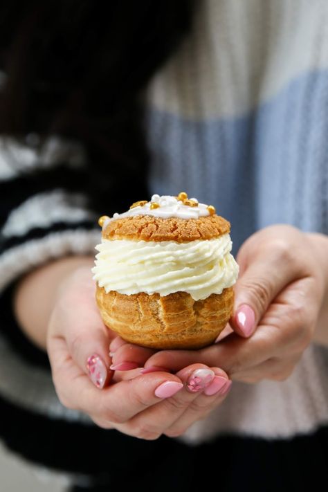 Chocolate Cream Puff Filling, Cream Puff Filling, Eclair Cream, Chocolate Cream Puff, Plating Ideas, Cream Puff Recipe, Maple Cream, Puff Recipe, White Chocolate Ganache