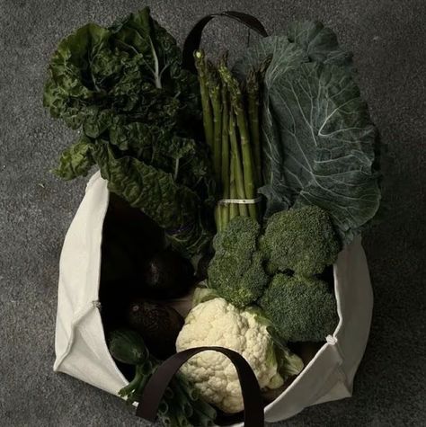 Wellness Club, Healthy Girl, Green Juice, Grocery Shop, Green Aesthetic, Holistic Health, Aesthetic Food, Food Inspiration, Healthy Life