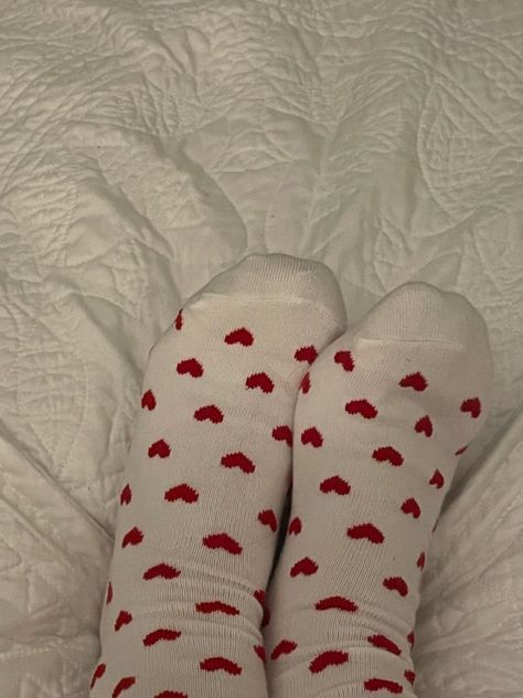 Abbey Core, Knee Socks Outfits, Socks Aesthetic, Heart Socks, Sock Outfits, Cute Couples Photography, Vlogging Camera, Sweet Soul, Creative Instagram Stories