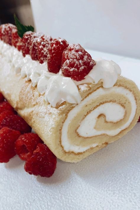 Swiss Roll Aesthetic, Swiss Roll Recipe, Paris Baguette, Swiss Roll Cake, Bakery Foods, Icing Design, Swiss Roll, Roll Recipe, Fancy Desserts