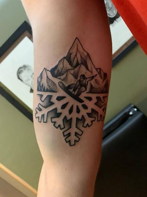 Mountain Snowflake Tattoo, Traditional Snowboard Tattoo, Snowflake Mountain Tattoo, Snowboarder Tattoo, Snowboarding Tattoo Ideas, Snow Mountain Tattoo, Snowmobile Tattoo, Skiing Tattoo Ideas, Snowboarding Tattoo