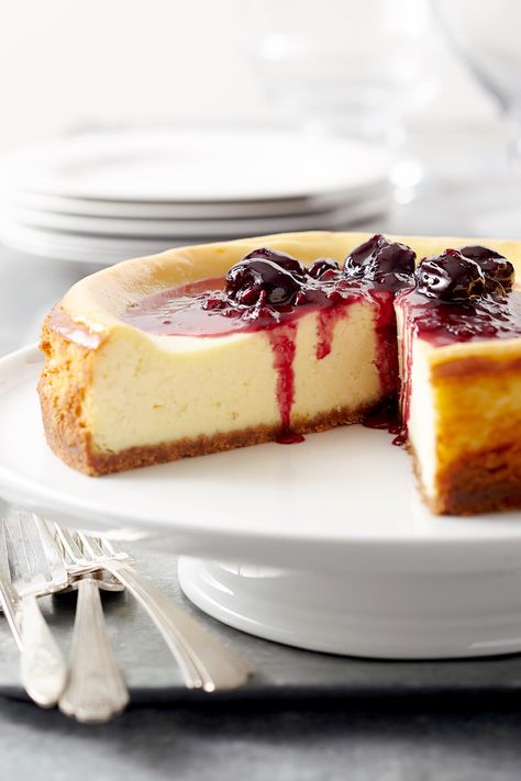 Pomegranate Cherry-Berry Compote Healthy Food Hacks, White Chocolate Cheesecake, House Cafe, Better Diet, Berry Compote, Easy Cheesecake Recipes, Chocolate Cream Cheese, Easy Cheesecake, Fresh Cherries