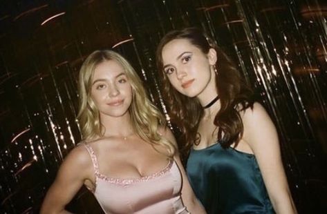 Sydney Sweeney And Maude Apatow, Sydney Sweeney Euphoria, Maude Apatow, Sydney Sweeney, Elle Fanning, Sleeveless Formal Dress, Sydney, Formal Dresses