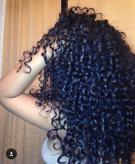 Long Natural Curly Hair, Dyed Curly Hair, Natural Curly Hair Cuts, Curly Hair Care Routine, Dark Blue Hair, Curly Hair Photos, Naturally Curly Hair, Big Curly Hair, Hairstyle Tutorials