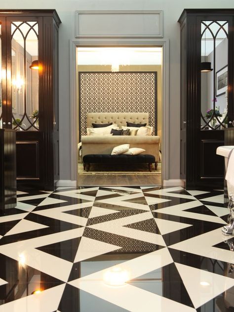 Gatsby's bathroom at Ventura Design's Great Gatsby Show House in the Autumn Ideal Home Show. Black Marble Tile, Black And White Floor, Tattoo Modern, Marble Flooring Design, White Marble Floor, Tiled Floor, White Floor, Marble Flooring, Black And White Tiles