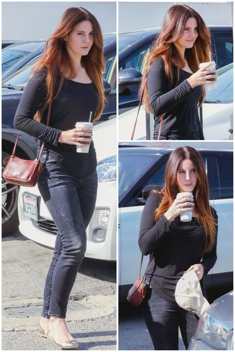 Lana Del Rey #LDR Lana Del Rey Body Shape, Lana Del Ray Outfits Casual, Lana Del Ray Street Style, Lana Street Style, Lana Del Rey Best Outfits, Lana Del Rey Outfits Casual, Lana Del Rey Basic Outfit, Lana Del Rey Street Style, Lana Del Rey Style Outfits