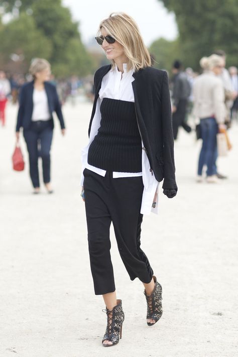 Again, (Really) Change Your Look With Layers Walking Down The Street, Elegante Y Chic, Fashion Week Spring 2014, Paris Fashion Week Street Style, Popsugar Fashion, Pretty Blouses, Street Style Paris, Tres Chic, Work Wardrobe