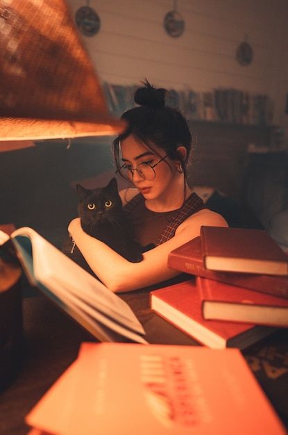 Books To Read For Women, Person Drawing, Winter Model, Cat Reading, Cat Pose, Digital Portrait Art, Person Sitting, Cat Books