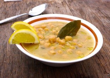 Greek Chickpea soup recipe (Revithia soupa) Greek Lentil Soup Recipe, Greek Chickpea Soup, My Greek Dish, Greek Chickpeas, Chickpea Soup, Dry Chickpeas, Lentil Soup Recipes, Bean Soup Recipes, Greek Dishes