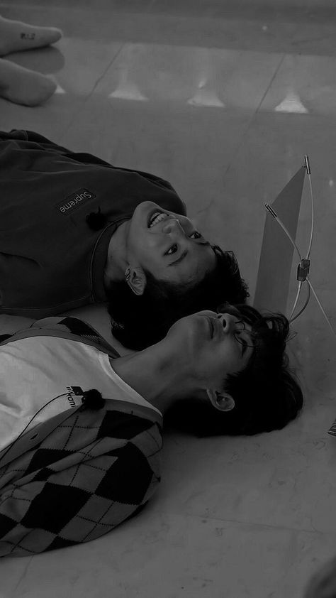 Taekook Fanart, Bts Black And White, V Bts Wallpaper, Bts Vkook, Bts Aesthetic Pictures, The Perfect Guy, Kim Taehyung Wallpaper, Bts Korea, Jungkook Cute