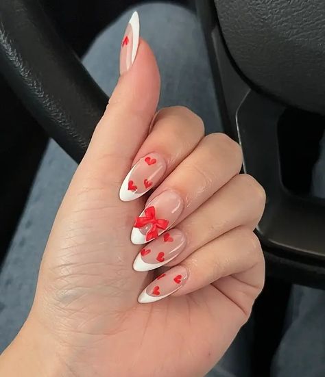 30 Amazing Red Valentine Nail Ideas - Manicure Red Nails, Valentine Nail Ideas, Valentino 2024, Pale Pink Nails, Purple Valentine, Vday Nails, Valentine Nail, Heart Nail Designs, Red Manicure